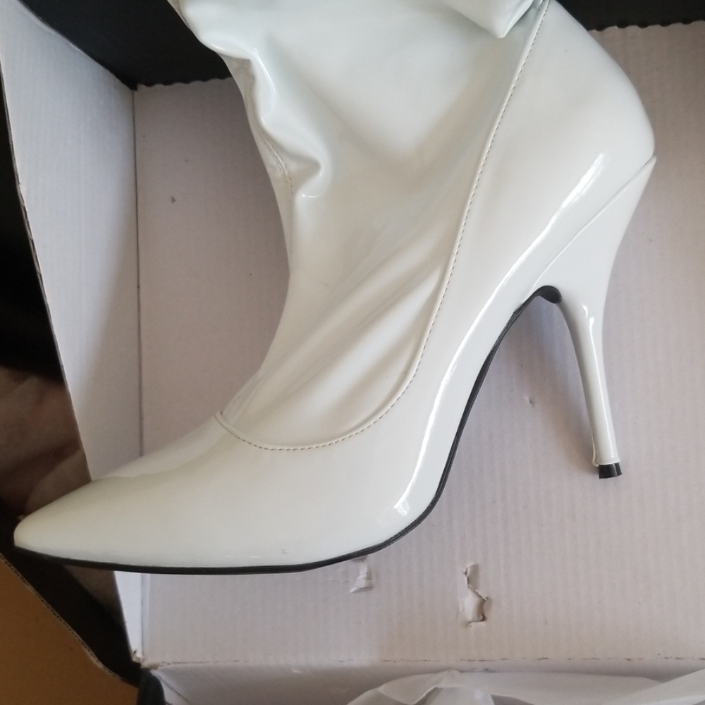Heels - Picture 2 of 2
